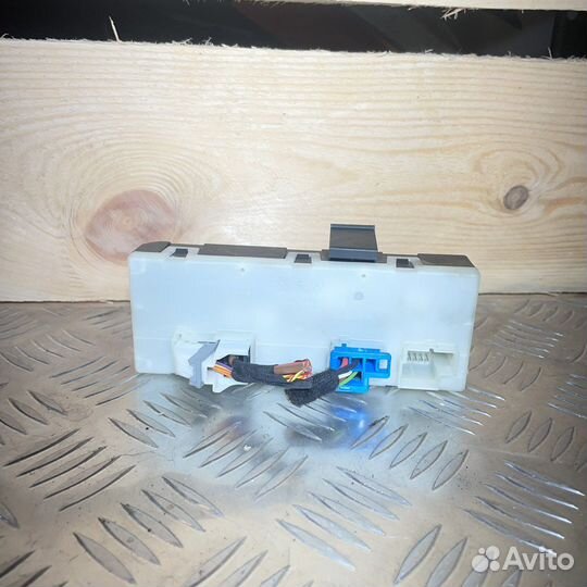 Блок управления крышкой багажника BMW 5 G30