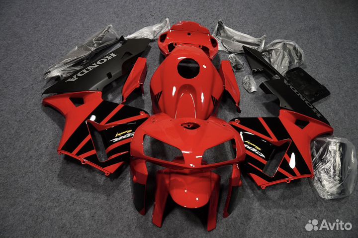 Комплект пластика на Honda CBR 600RR 2005-2006