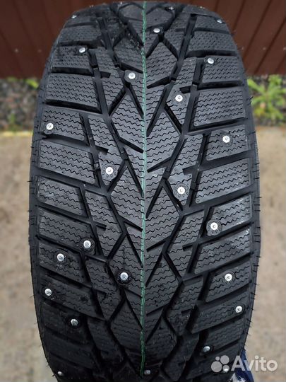 DoubleStar DW01 225/60 R17 99T