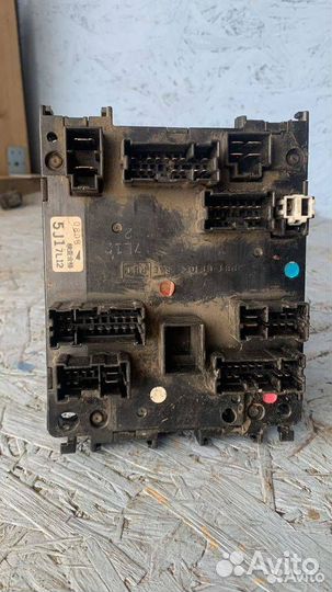 Блок предохранителей Nissan Bluebird U14