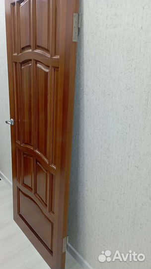 Дверь деревянная
