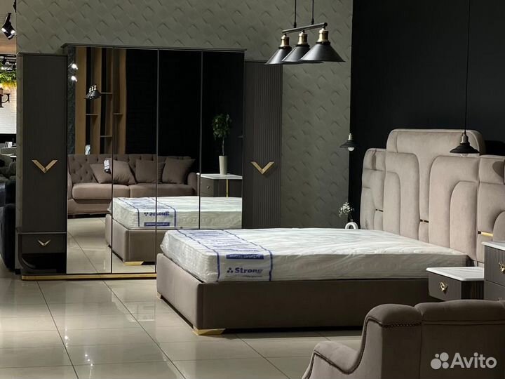 Спальный гарнитур