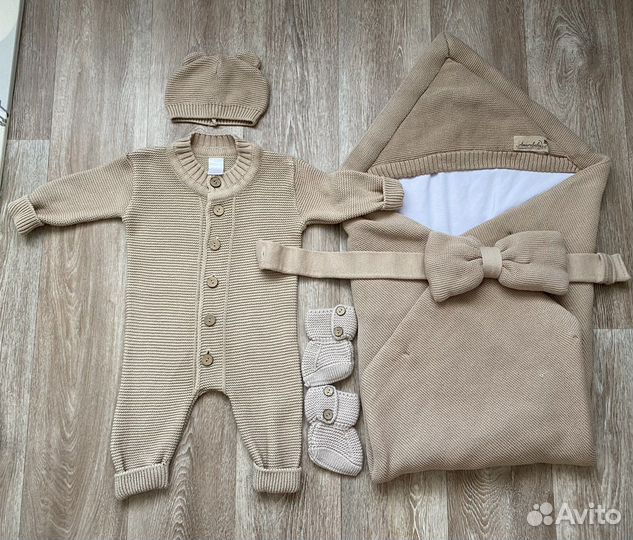 Вязанный комплект на выписку