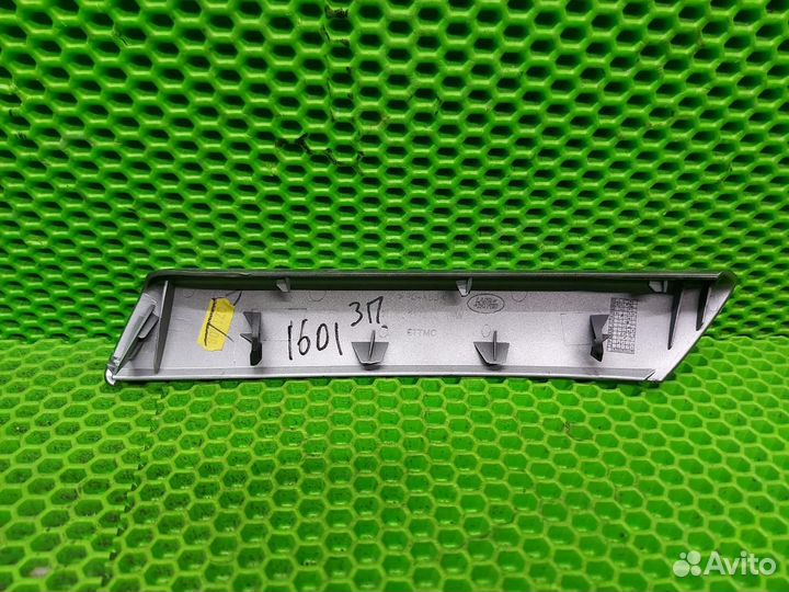 Накладка ручки двери задняя правая Land Rover