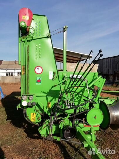 Картофелеуборочный комбайн