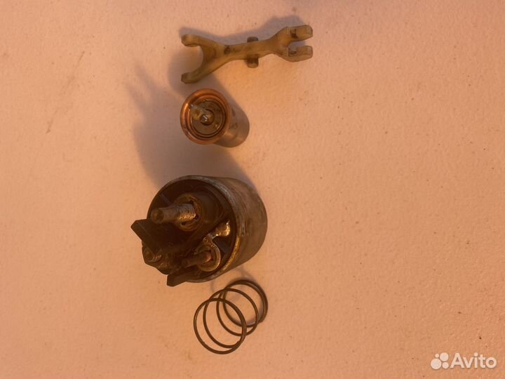 Втягивающее реле Renault