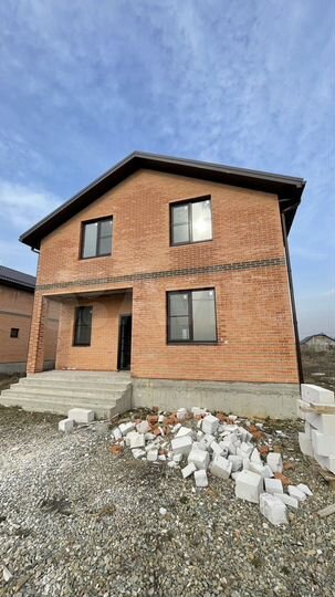 Дом 181,3 м² на участке 8 сот.