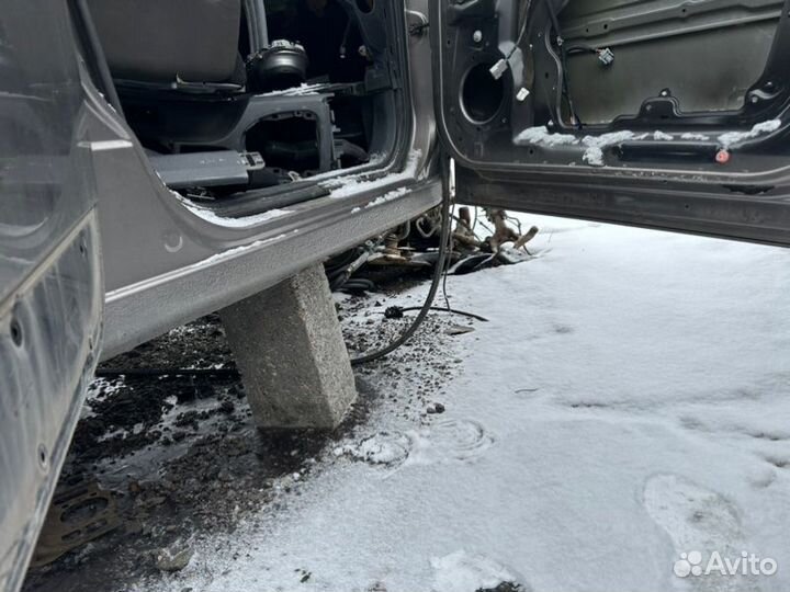 Порог правый Nissan Qashqai J10