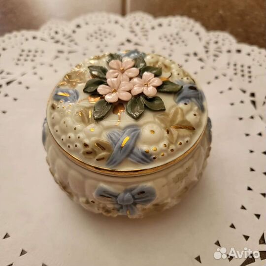 Шкатулки фарфор, дерево, курительница