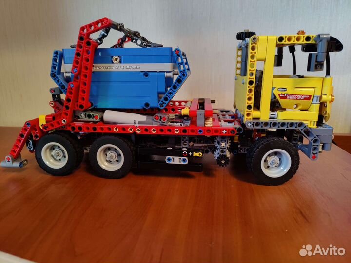 Lego 42024 Technic контейнеровоз
