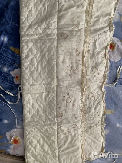 Комплект в кроватку (бортики и одеяло)