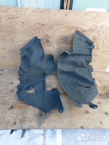 Обшивка багажника правая Toyota Prius NHW11