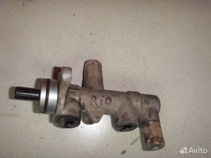 Цилиндр тормозной главный 585101G110 Kia RIO 2 JB