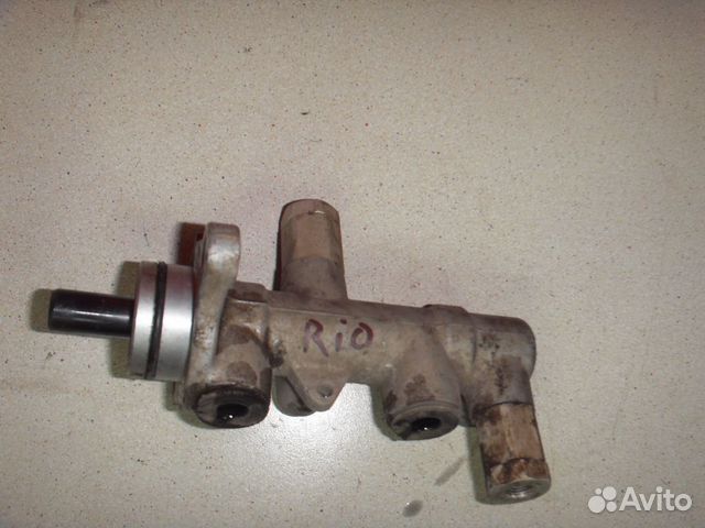 Цилиндр тормозной главный 585101G110 Kia RIO 2 JB