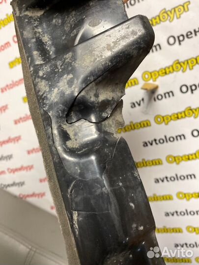 Дефлектор радиатора левый Hyundai Solaris 1