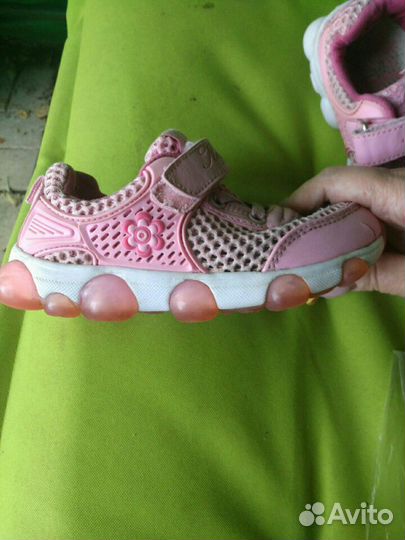 Кроссовки для девочки