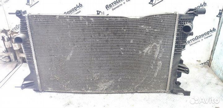 Радиатор охлаждения двигателя Renault Megane 3