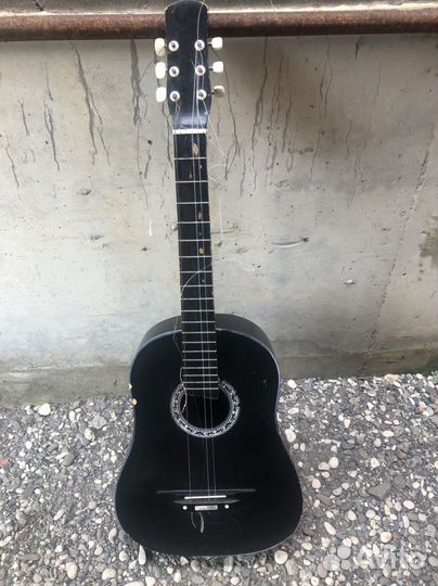 Акустическая гитара