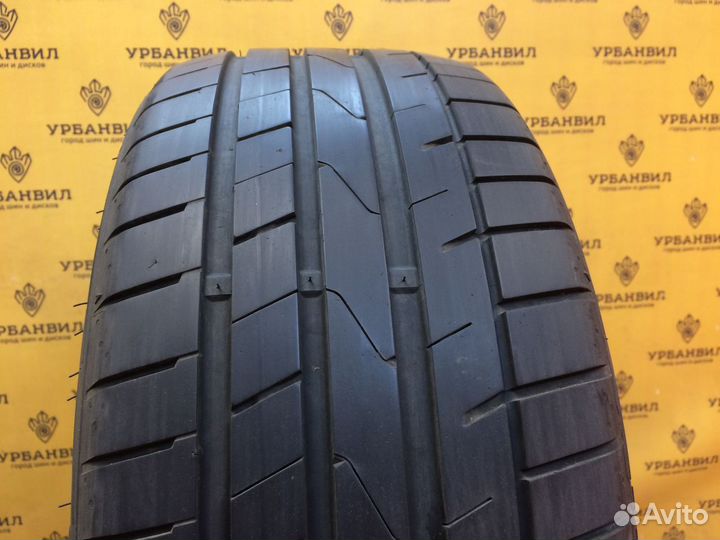 Starmaxx Ultrasport ST760 215/45 R16 90V