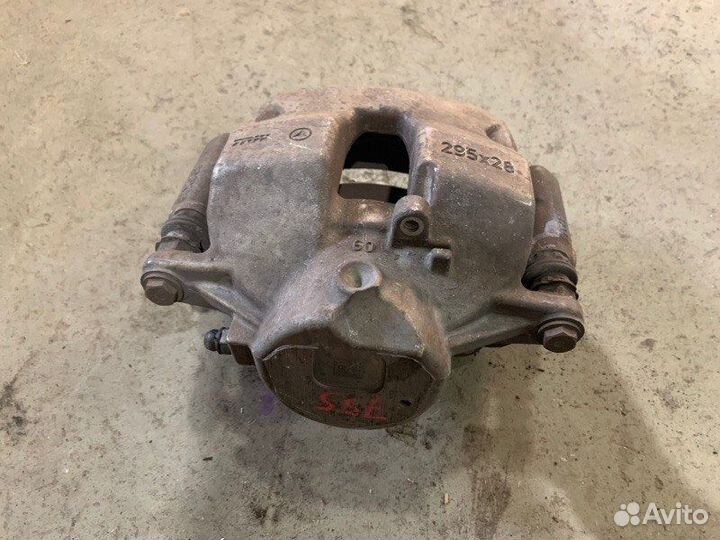 Суппорт передний правый Mercedes-Benz C-Class W204