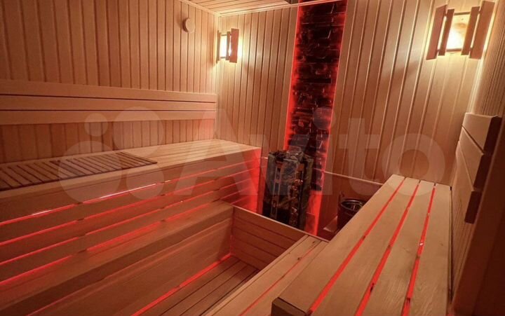 Дом 220 м² на участке 4,5 сот.