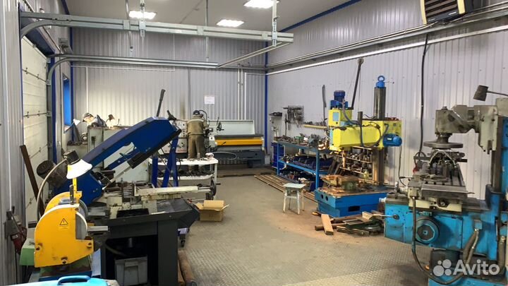 Токарь универсал