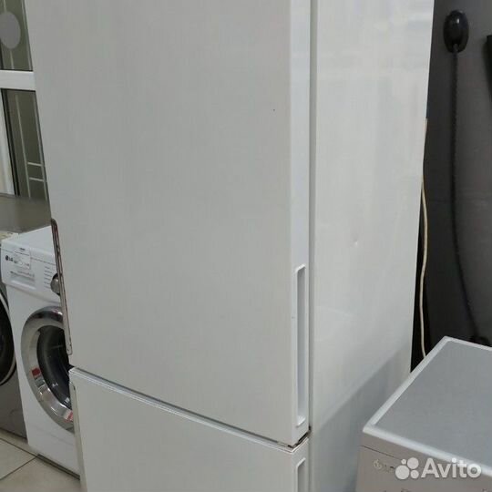Холодильник Ariston HF4180W (Рассрочка / К2)