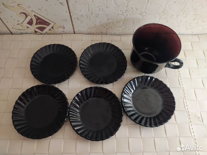 Тарелки и блюдца бу