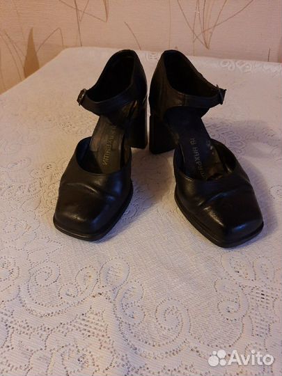 Туфи женские чёрного цвета