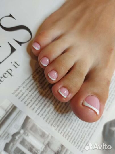 Маникюр педикюр