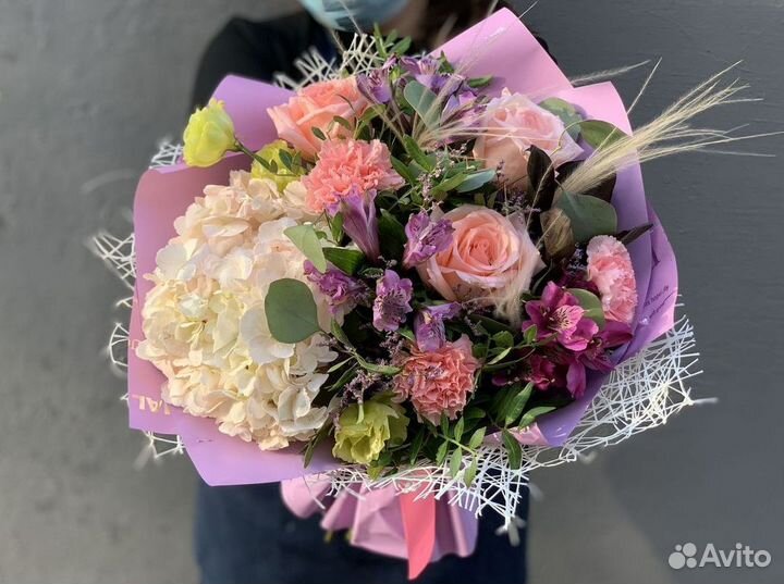 Авторский букет цветов для женщины
