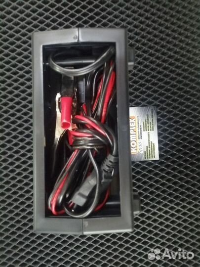 Зарядное - пусковое устройство