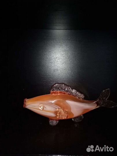 Рыба - статуэтка из цветного стекла