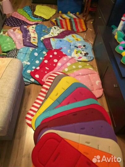 Матрасики для коляски и стульчика