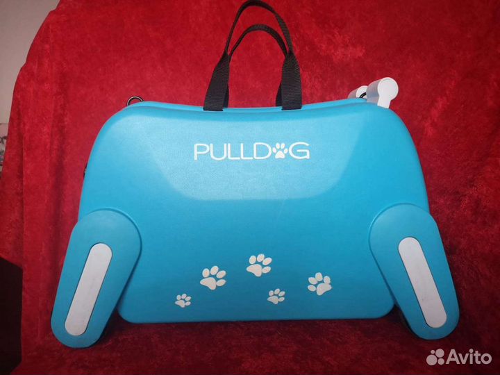 Детский чемодан на колёсиках пластик