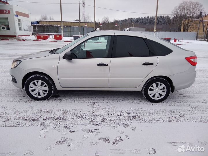 LADA Granta 1.6 МТ, 2021, 28 300 км