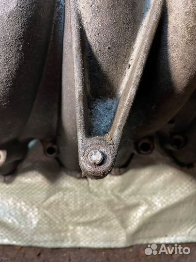 Впускной коллектор VW Passat B4 1.8 PG G60