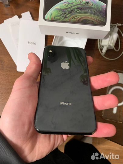 iPhone Xs, 64 ГБ