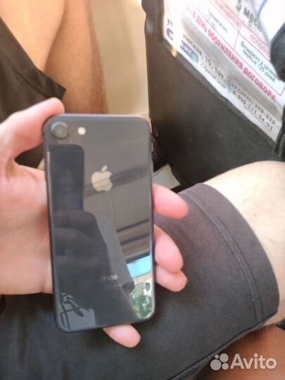 Телефон iPhone 8