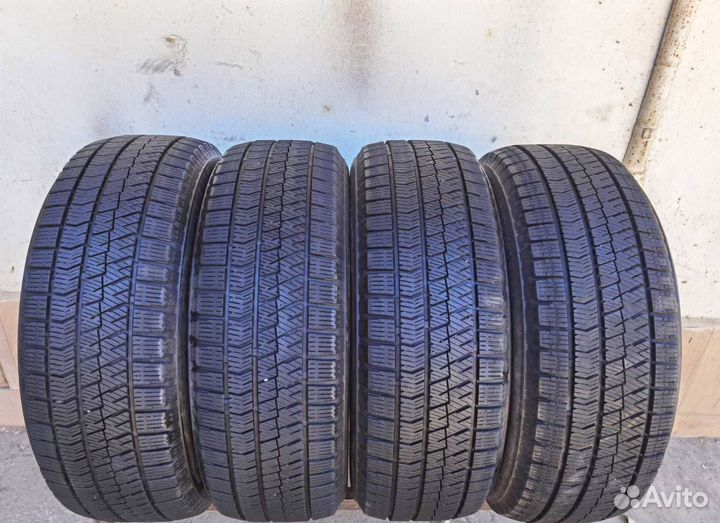 Bridgestone Blizzak VRX 215/60 R16 97V