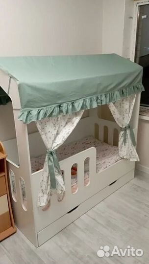 Детская кровать домик с ящиками