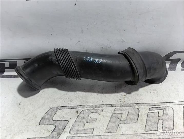 Патрубок воздушного фильтра Audi Q7 4L 3.0 BUG