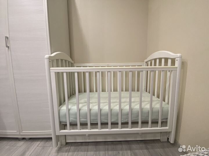 Детская кровать с маятником 120/60