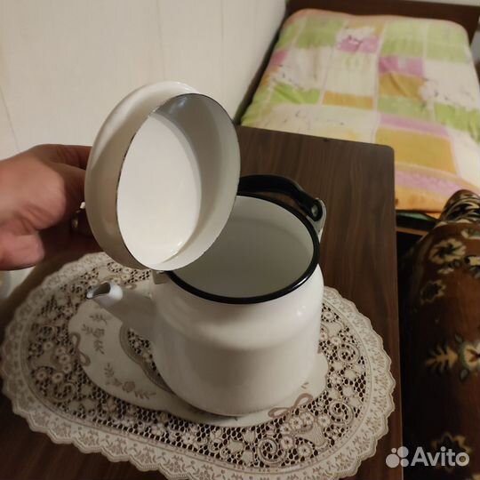 Чайник эмалированный белый