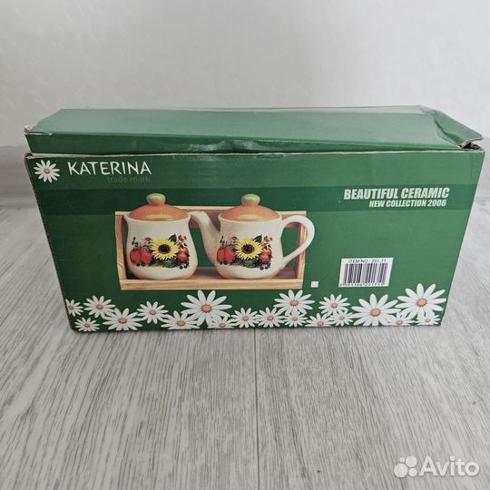 Заварочный чайник и сахарница новые