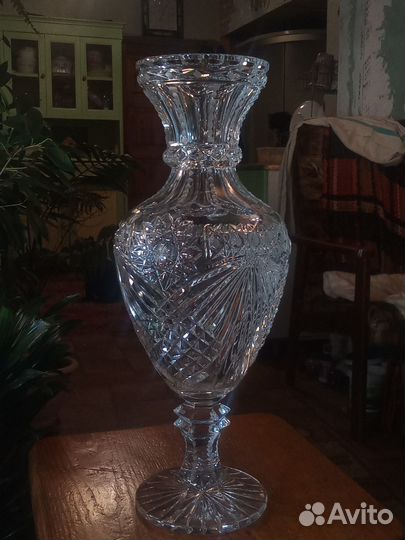 Хрустальная ваза