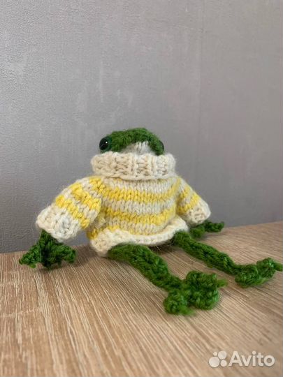Вязаная лягушка