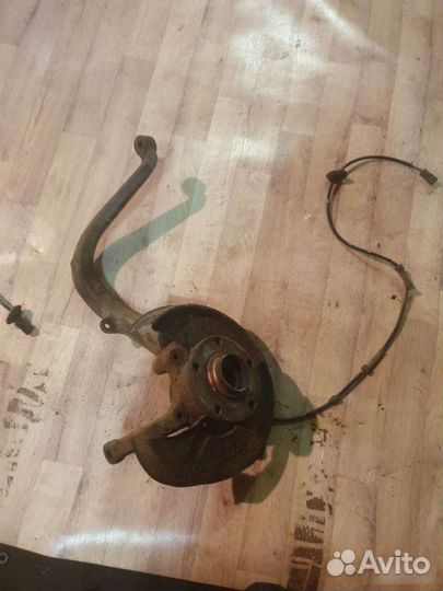 Кулак задний левый Audi A4 B5 1994-1999