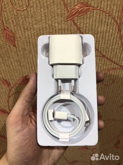 Зарядное устройство на iPhone 20w