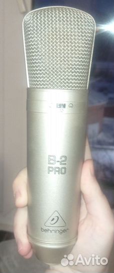 Студийный микрофон